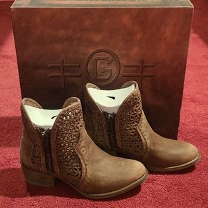Corral Boots - Cutout Shortie